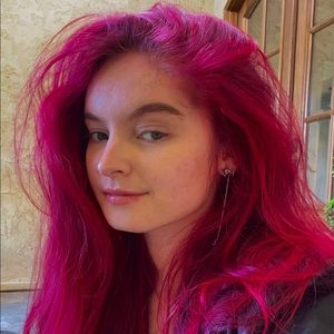 Meet your Posher, Claudia